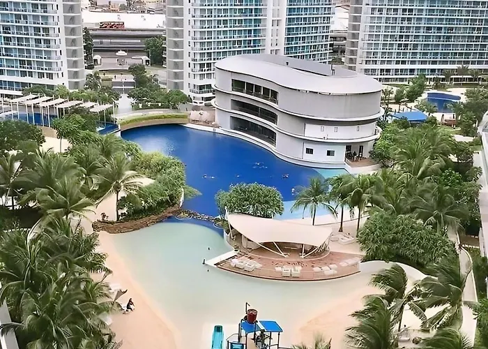 Urban At Azure Apartamento *