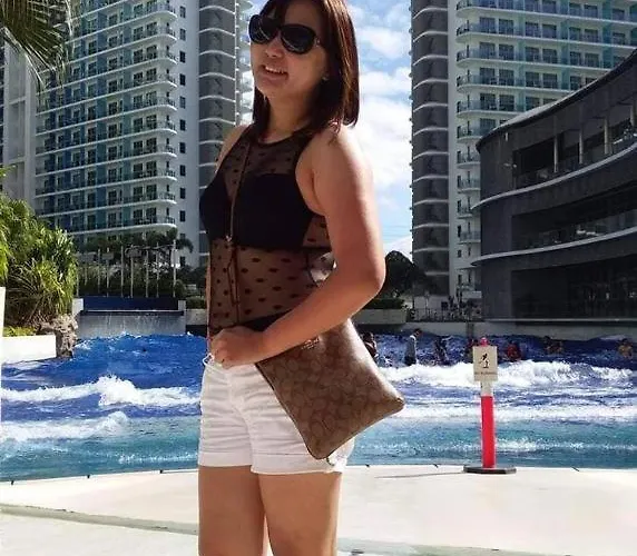 Urban At Azure Manila